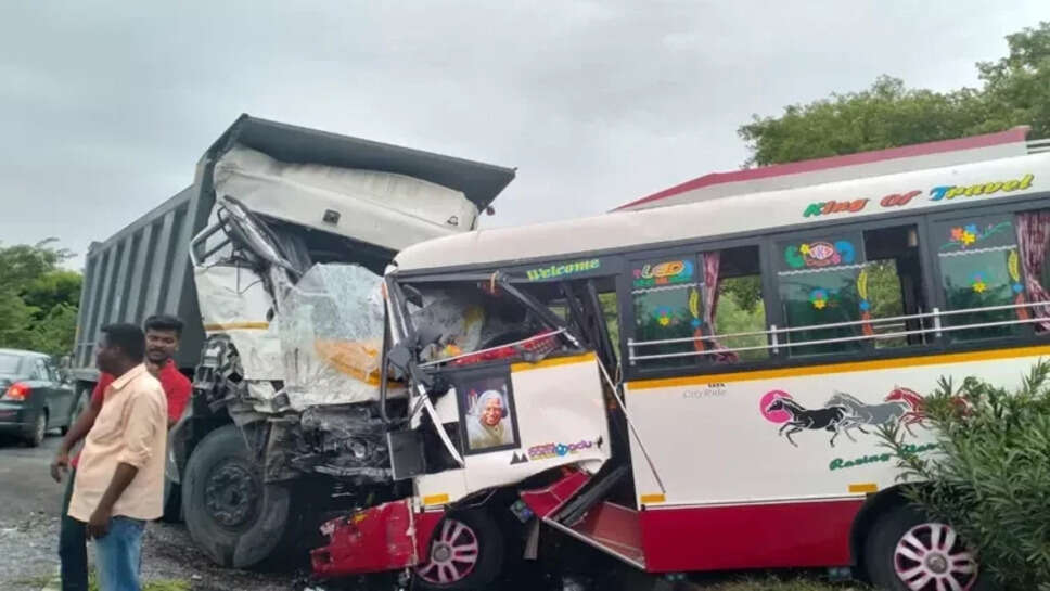 அதிமுக வேன்