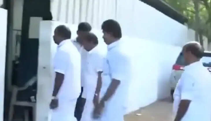 அதிமுக 
