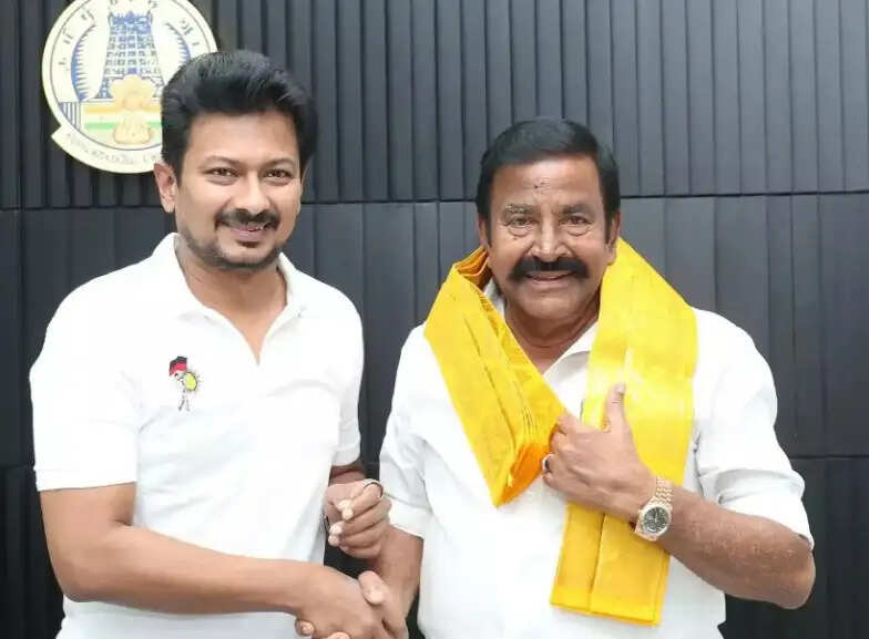 முதல்வர் ஸ்டாலினிடம் வாழ்த்து பெற்றார் அமைச்சர் கே.என்.நேரு