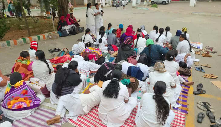 நர்ஸ் செவிலியர்கள் போராட்டம்