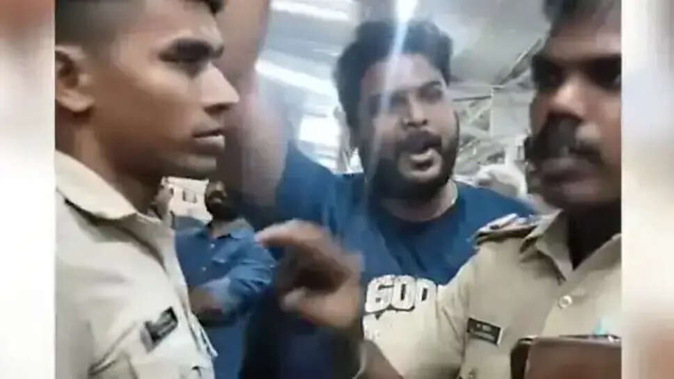 அபாயச் சங்கிலியை இழுத்து ரயிலை நிறுத்திய பயணிகள்