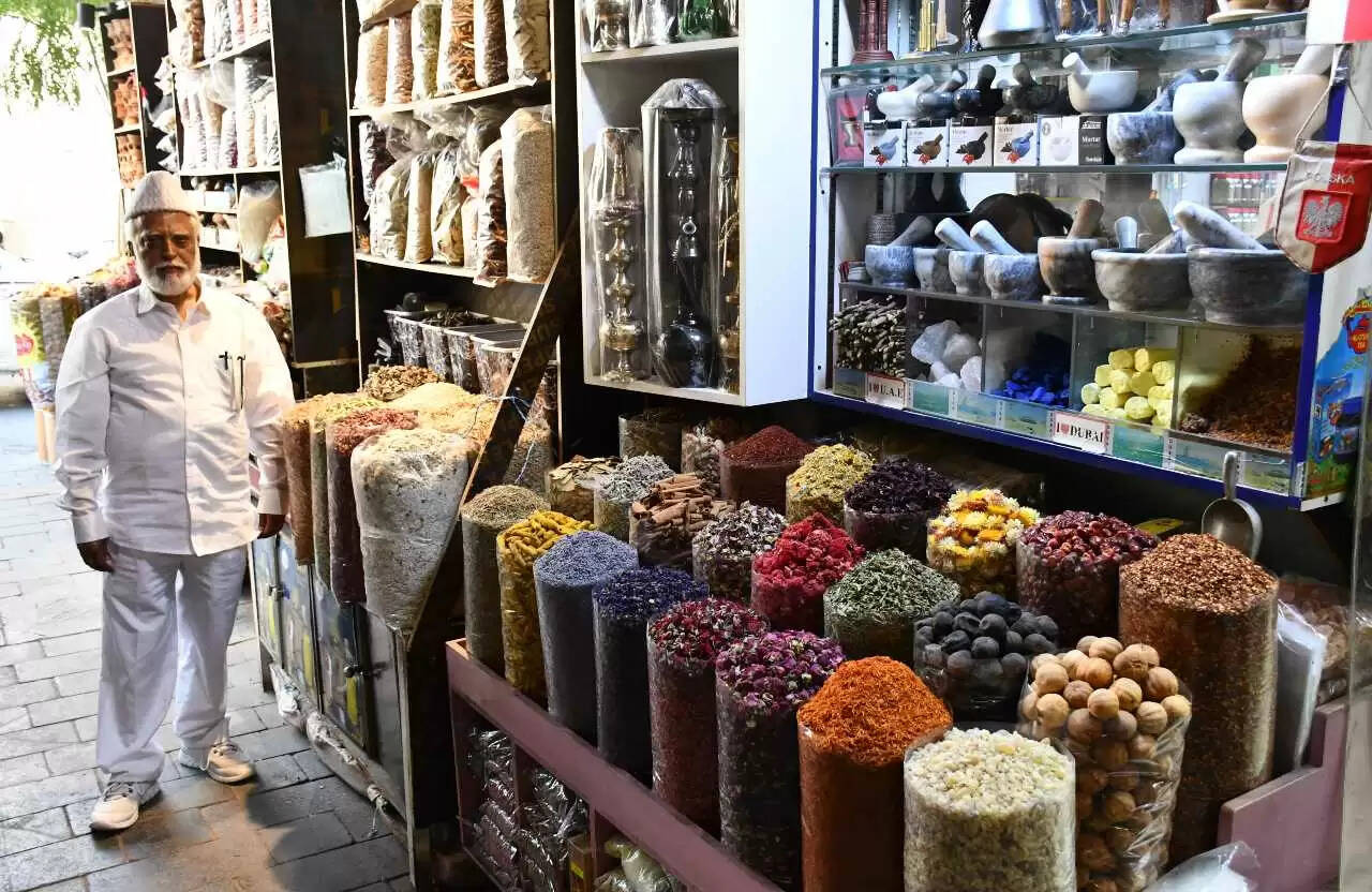 அக்பர் கவுசர்