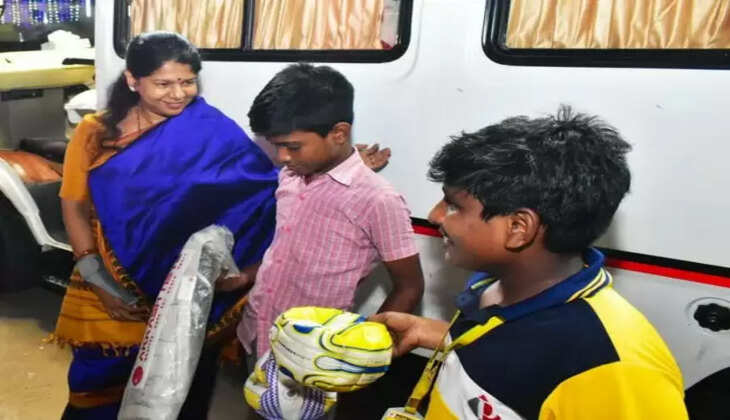 கனிமொழி