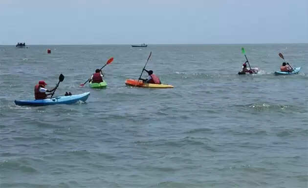 கடல் சாகசம் படகு