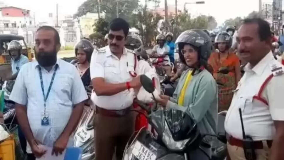 பூண்டு போலீசார் ஹெல்மெட்