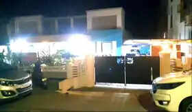 பொள்ளாச்சி 32 கோடி பறிமுதல்