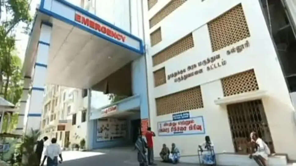 அரசு மருத்துவமனையில் ஜன்னல் சிலாப் உடைந்து விழுந்ததால் பரபரப்பு