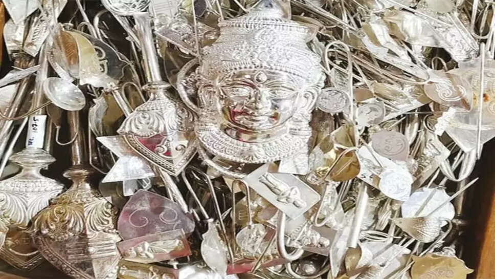 ஒரு கிலோ தங்கம்.. 22 கிலோ வெள்ளி... திருச்செந்தூர் கோவிலில் உண்டியல் வருவாய் ரூ.3.42 கோடி!