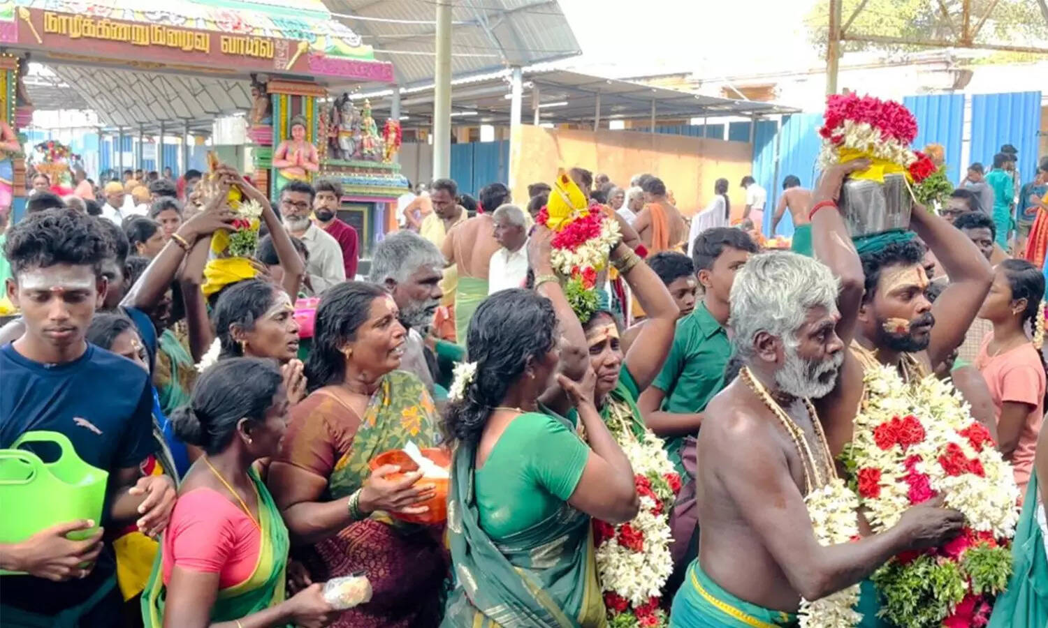 திருச்செந்தூர் முருகன் காவடி