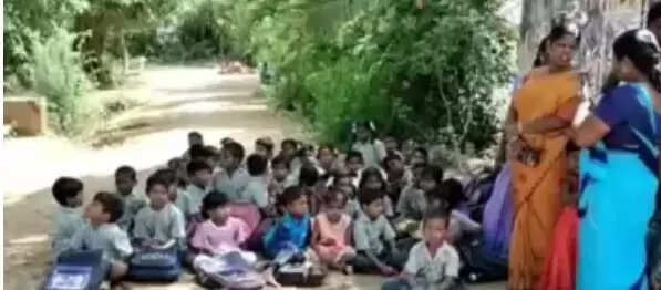 மாணவர்கள்