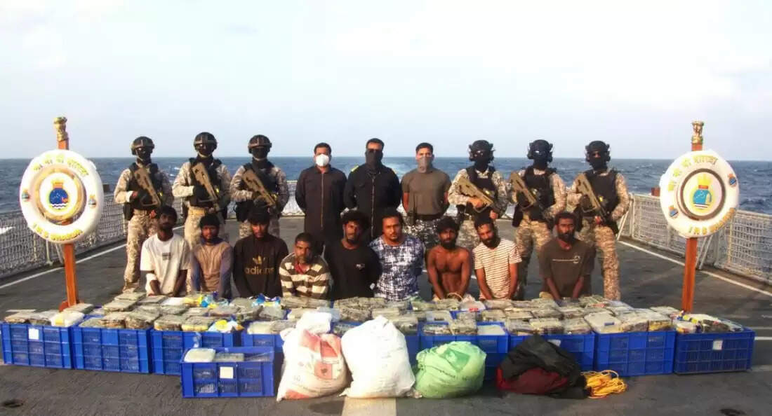 அதிர்ந்த அதிகாரிகள்... நடுக்கடலில் 500 கிலோ போதைப்பொருள் பறிமுதல்!