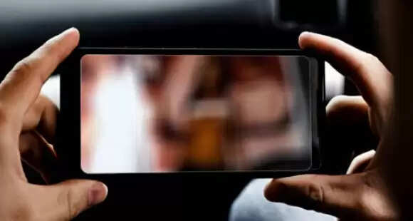 நிர்வாண வீடியோ கால்