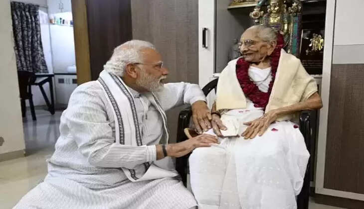 மோடியின் தாயார்