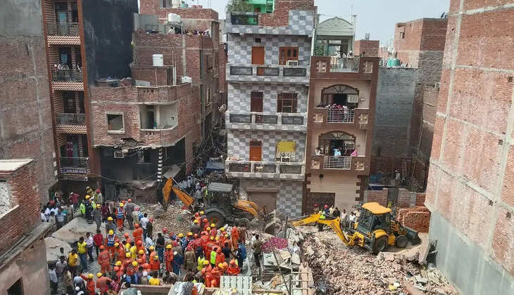 சோகம்... டெல்லியில் 4 மாடி கட்டிடம் இடிந்து விழுந்து 4 பேர் உயிரிழப்பு!