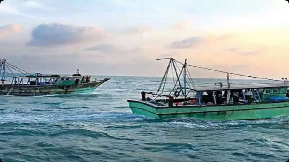 தத்தளித்த மீனவர்கள் மீட்பு