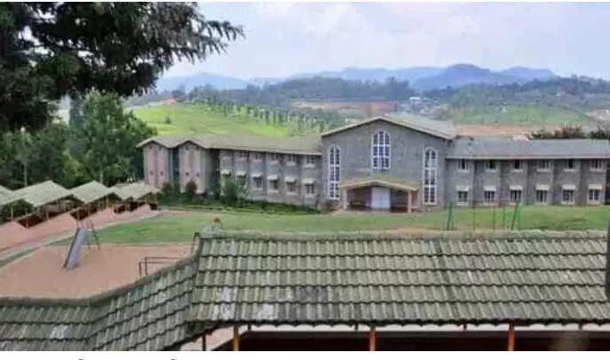 ஊட்டி பள்ளி