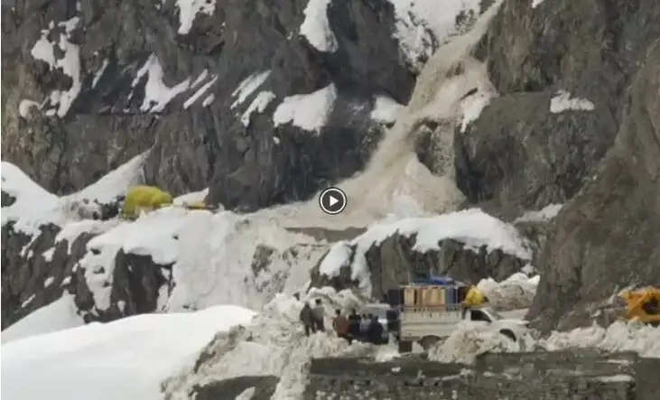 ஜம்மு காஷ்மீர் லடாக் பனிச்சரிவு