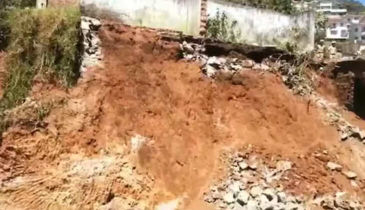 மண் சரிவு