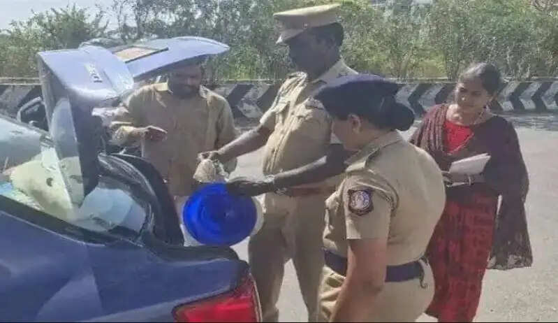 வாகன சோதனை தேர்தல் நடத்தை விதிமுறை