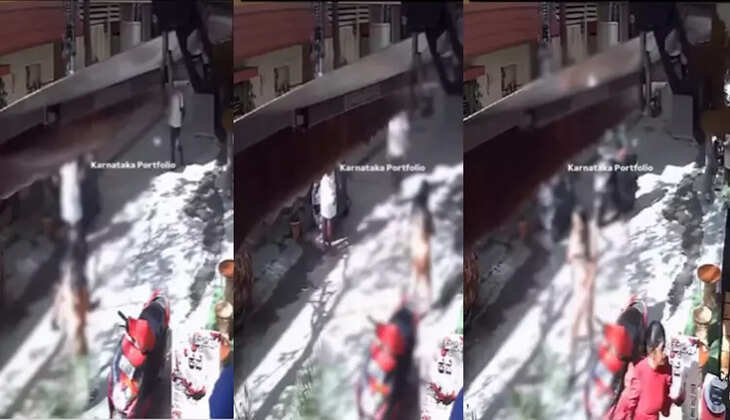 நிர்வாணமாக இளம்பெண்