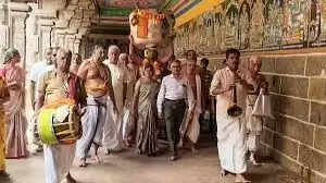 ஆண்டாள் சூடிக்கொடுத்த மாலை