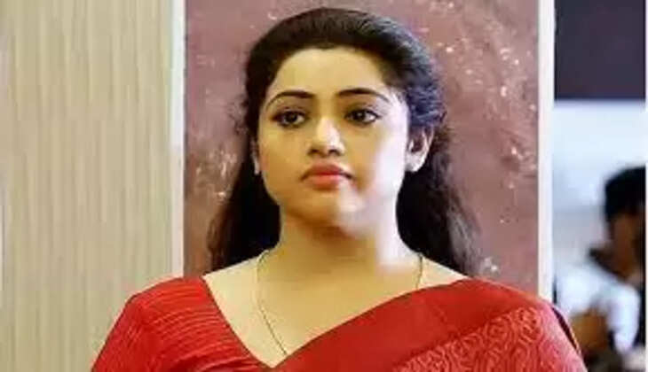மீனா