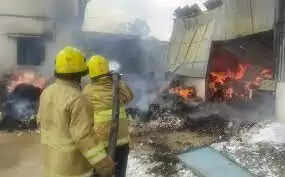 நூற்பாலையில்  தீ  விபத்து