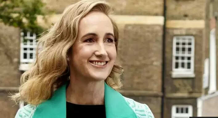 சோஃபி கின்செல்லா (Sophie Kinsella)