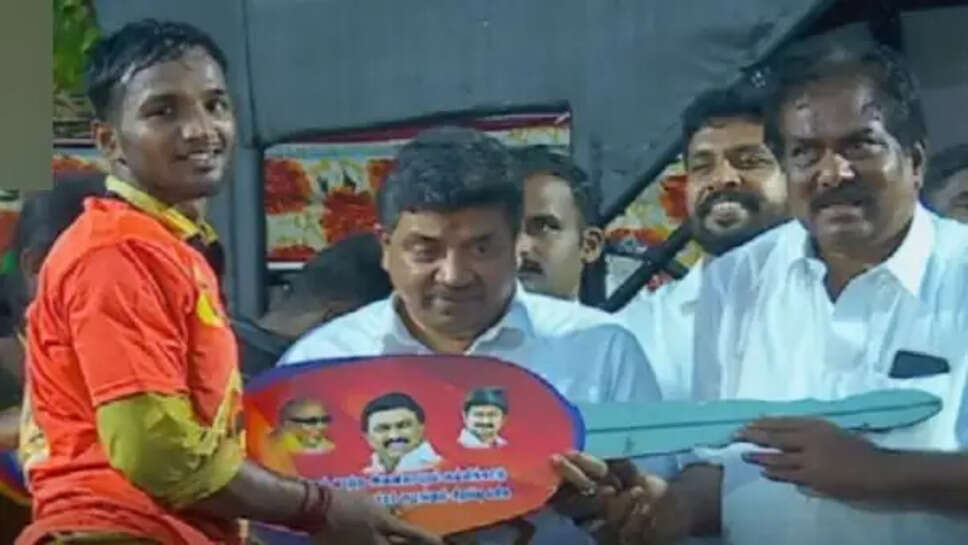 அவனியாபுரம் ஜல்லிக்கட்டு கார்த்தி