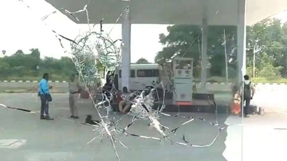 பெட்ரோல் நிலையம்