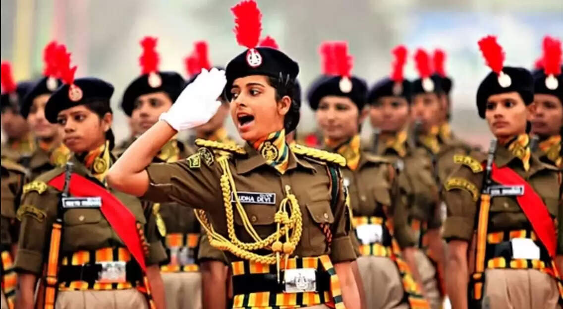 மத்திய பாதுகாப்பு படை பெண் போலீசார்