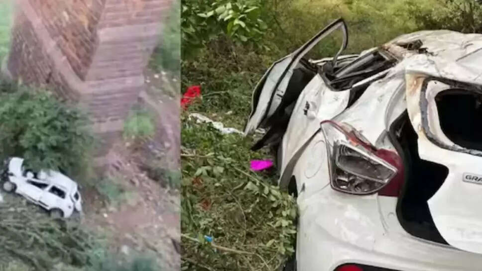 ஆற்றில் பாய்ந்த கார்