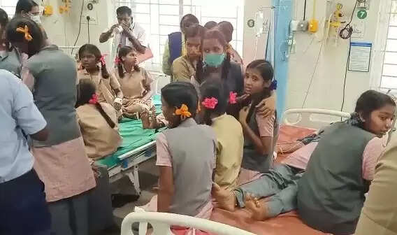 மாணவிகளுக்கு வாந்தி மயக்கம்