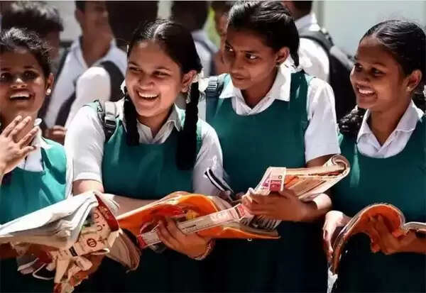 புதுச்சேரி மாணவர்கள்