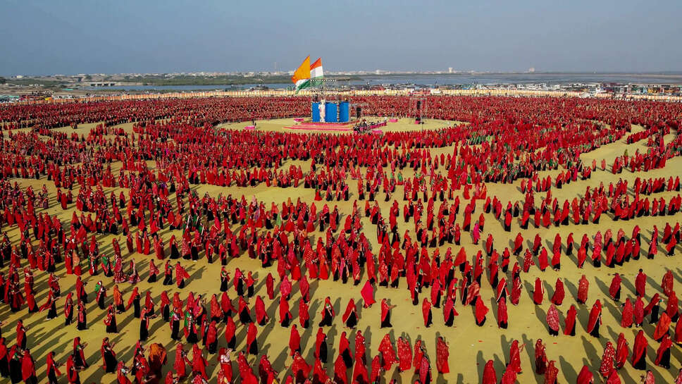 37000 பெண்கள் நடனம்