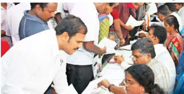 இதையும் பிடிச்சிருந்தா படிச்சு பாருங்க வாழ்வில் செல்வமும், அதிர்ஷ்டமும் கிடைக்க இதை மறக்காதீங்க! பகீர்! கல்லூரி மாணவியைக் கடத்தி பாலியல் வன்கொடுமை! பாதாள அறையில் சாய்பாபா! ஷீரடி போகும் போது இதை மிஸ் பண்ணாதீங்க! வீடியோ! குளிக்கச் சென்றவரை உயிரோடு முழுங்கிய முதலை