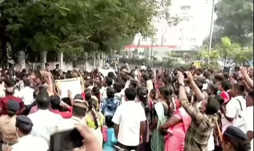 இடைநிலை ஆசிரியர்கள் போராட்டம்