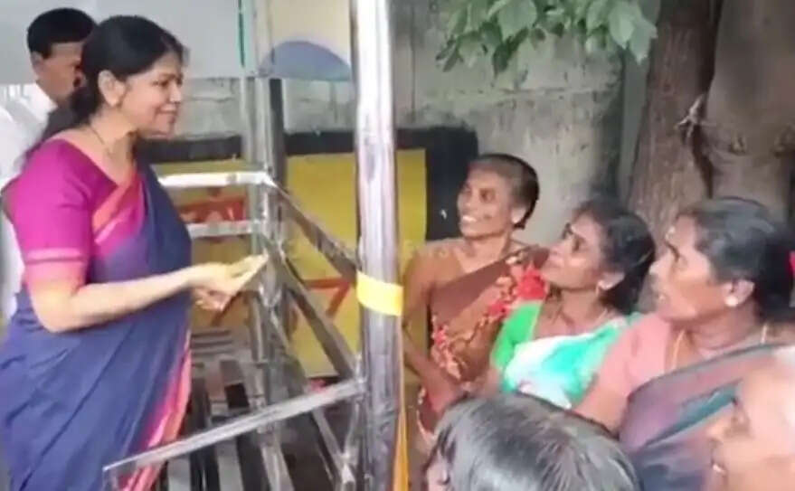 கனிமொழி