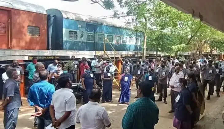 ரயில்வே ஊழியர்கள் 