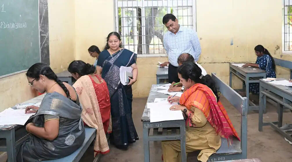 ஆசிரியர் தேர்வு