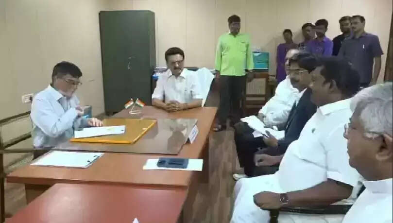 மாநிலங்களவை தேர்தல்... திமுக வேட்பாளர்கள், கமல்ஹாசன் வேட்புமனு தாக்கல்..!