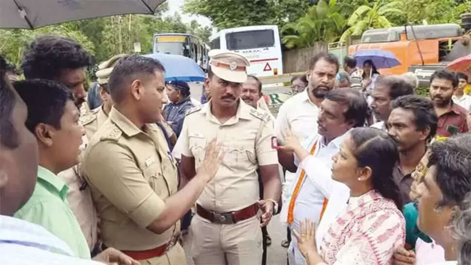 நான்கு வழிச்சாலை பணியை தடுத்து நிறுத்தி போராட்டம்... காங்கிரஸ் எம்எல்ஏ தாரகை &nbsp;கைது!