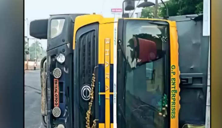 மணல் லாரி