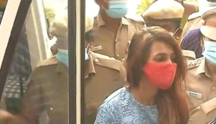 மீரா மிதுன்