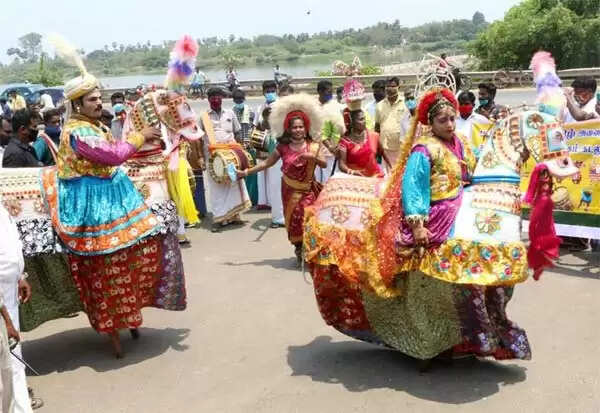 நாட்டுப்புறக் கலைஞர்