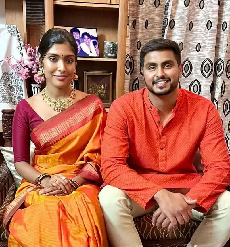 காயத்ரி ரெட்டி