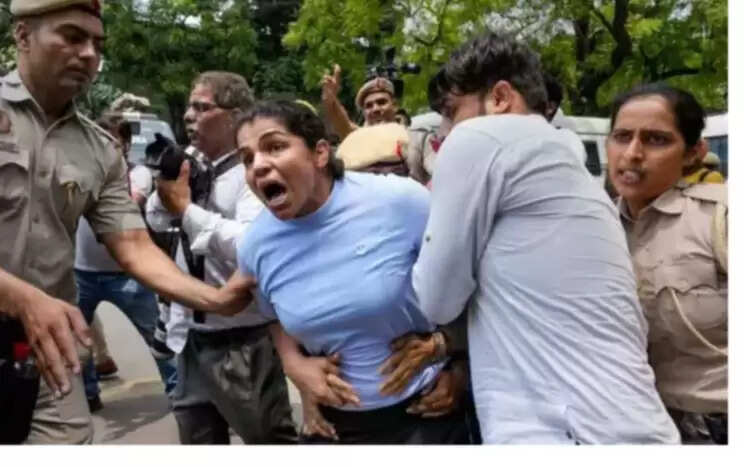 மல்யுத்த வீராங்கனைகள்