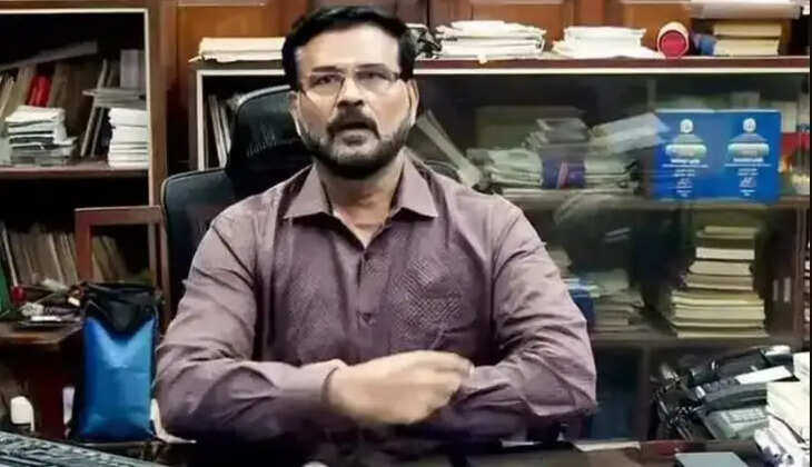  சட்டசபை செயலாளர் சீனிவாசன்