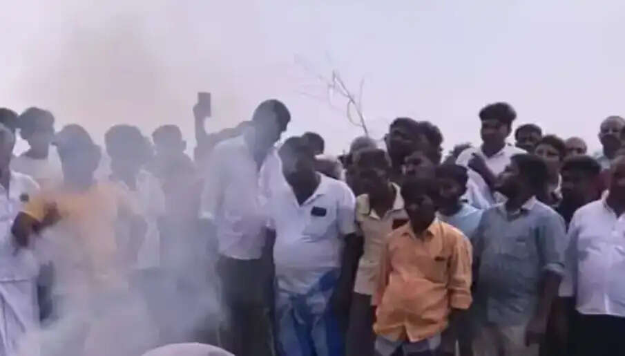 கோவை சிறுமி உடல் தகனம்
