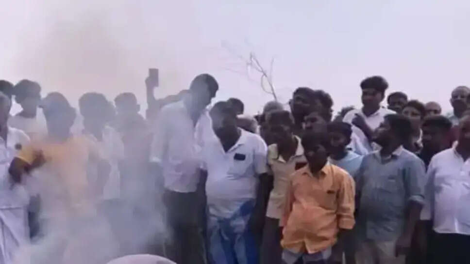 கோவை சிறுமி உடல் தகனம்